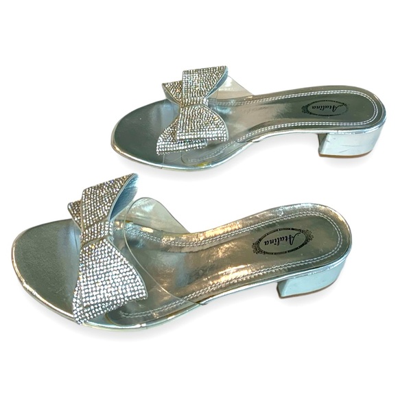 ATALINA SLIP ON SPARKLY SILVER BOW FRONT SANDALS. WOMEN’S SIZE 7.5 - Picture 4 of 7